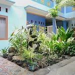 Oyo 778 Guest House Amalia Malang