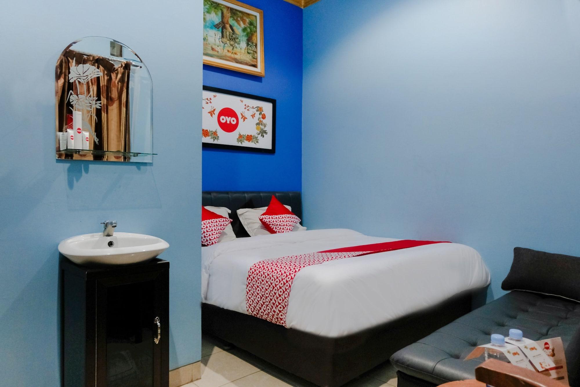 Oyo 778 Amalia Hotel Malang
