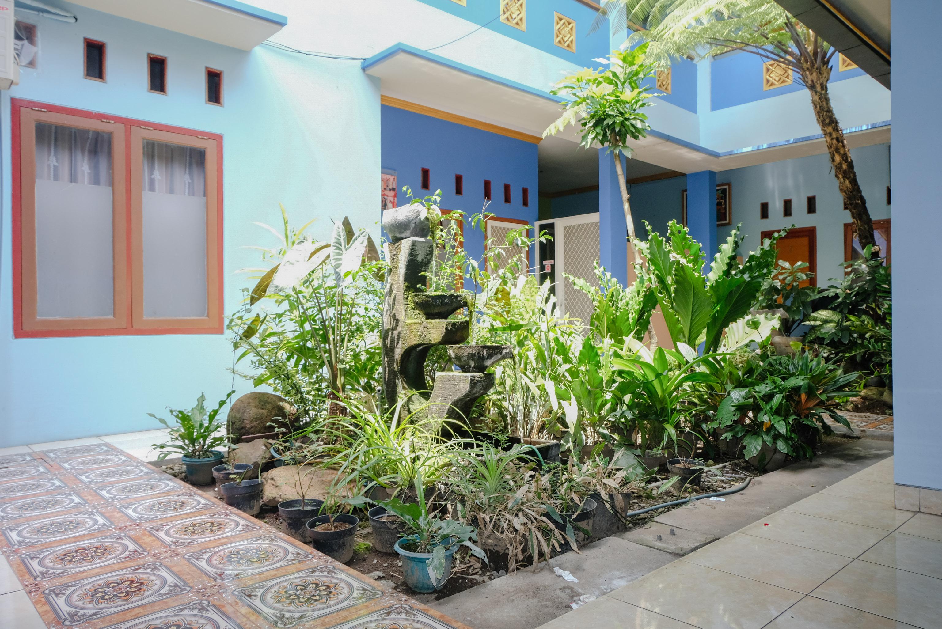 Oyo 778 Amalia Hotel Malang