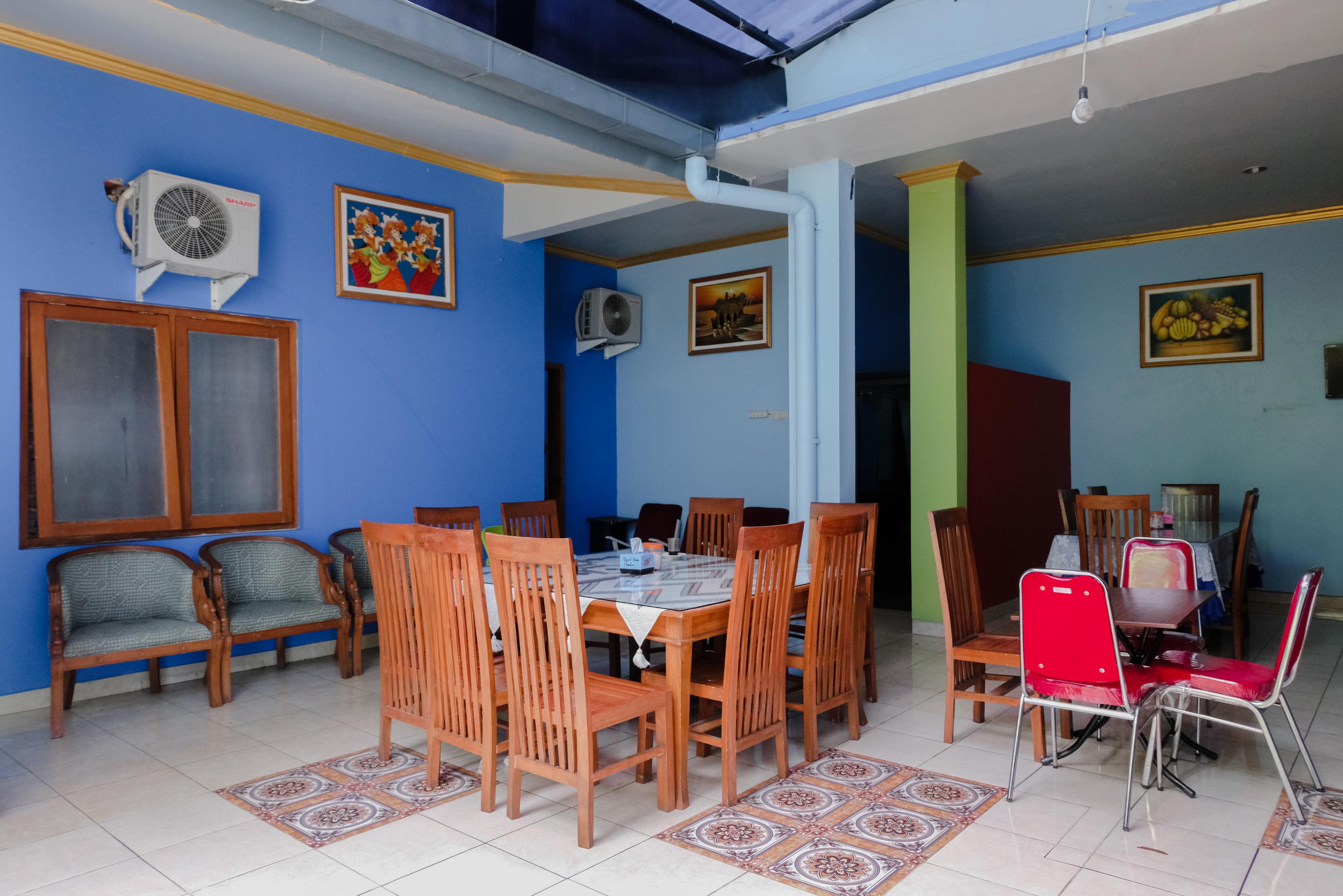 Oyo 778 Amalia Hotel